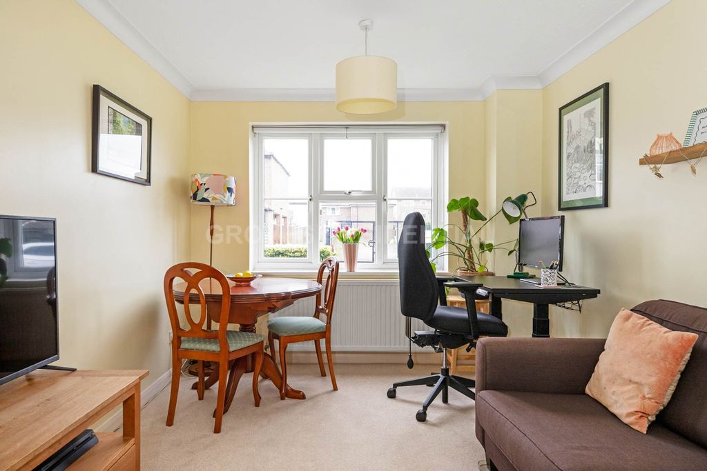 Property photo 3 of 13