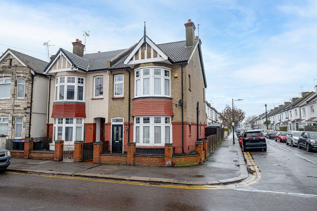 Property photo 1 of 24