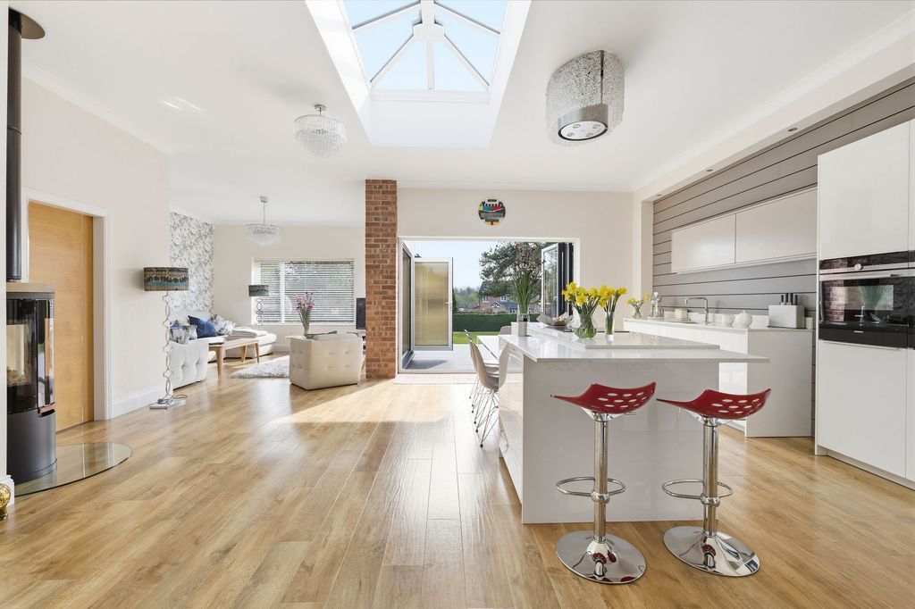 Property photo 3 of 59