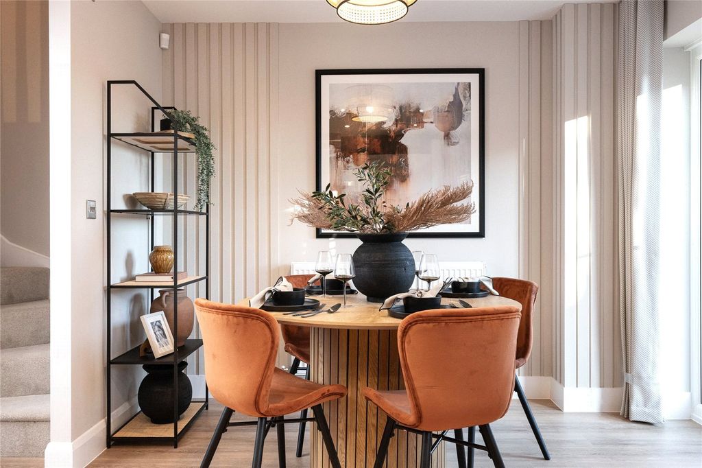 Property photo 3 of 10 Dining Area