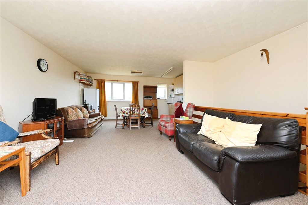 Property photo 2 of 17 Picture No. 13