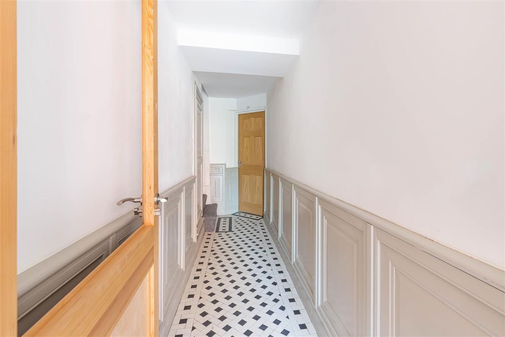 Property photo 3 of 7