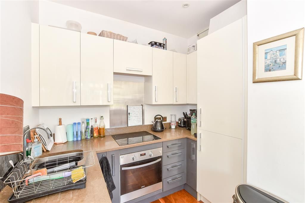Property photo 1 of 11 Kitchen