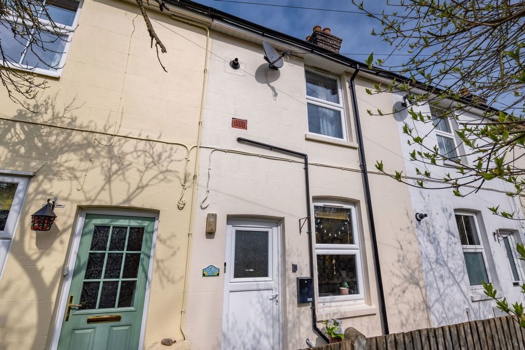 Property photo 3 of 20