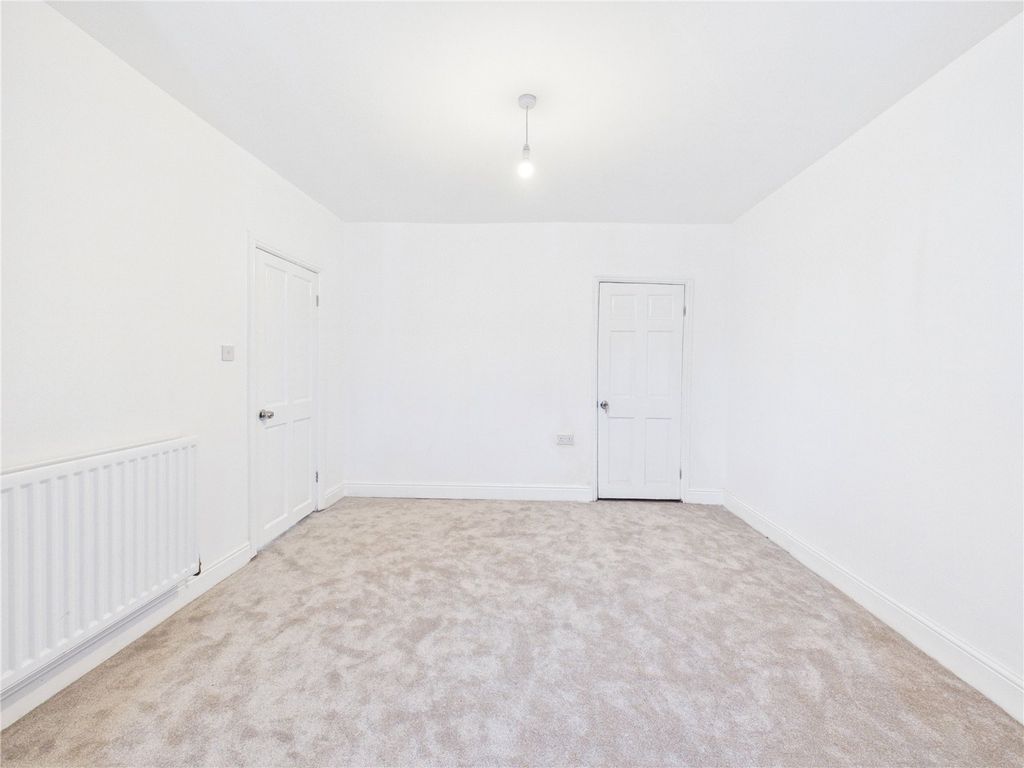 Property photo 3 of 18 Picture No. 10