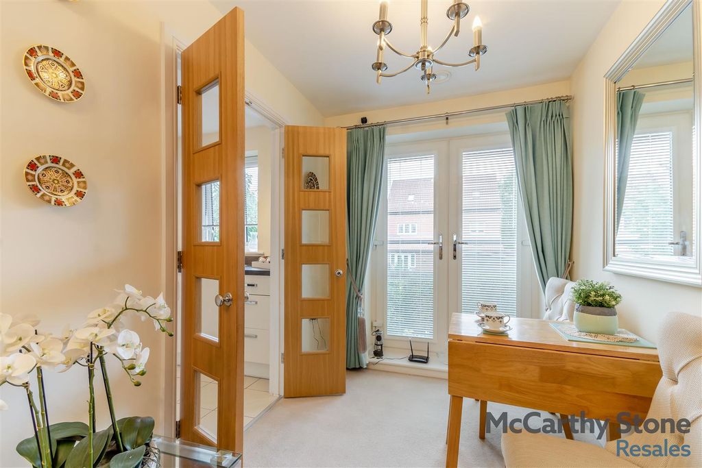 Property photo 3 of 32 8666611-Interior08.Jpg