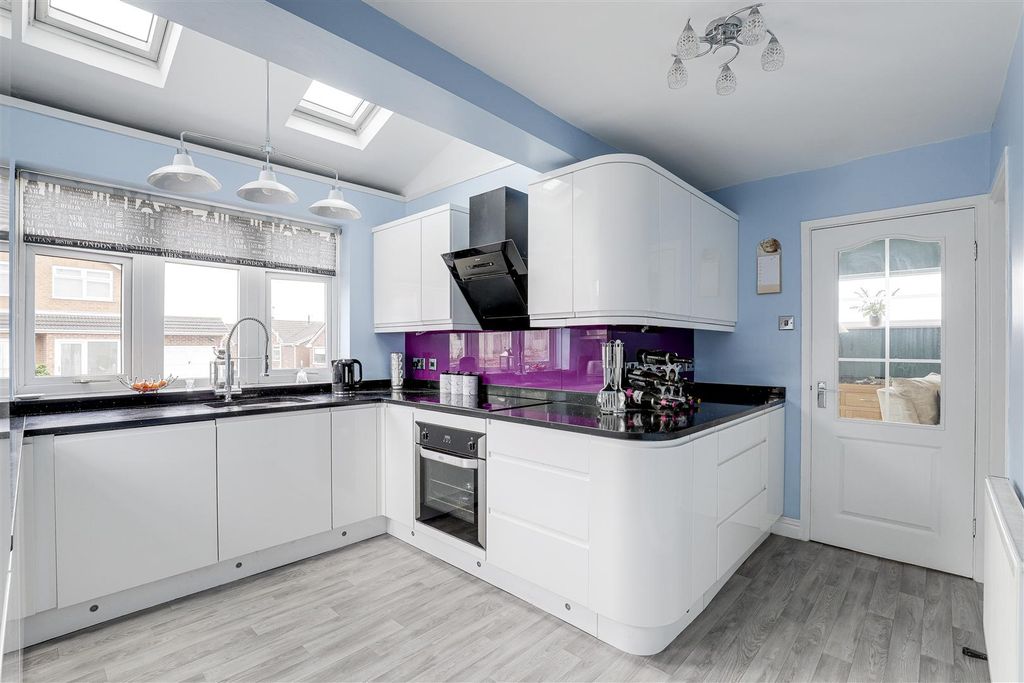 Property photo 3 of 26 32119.Jpg