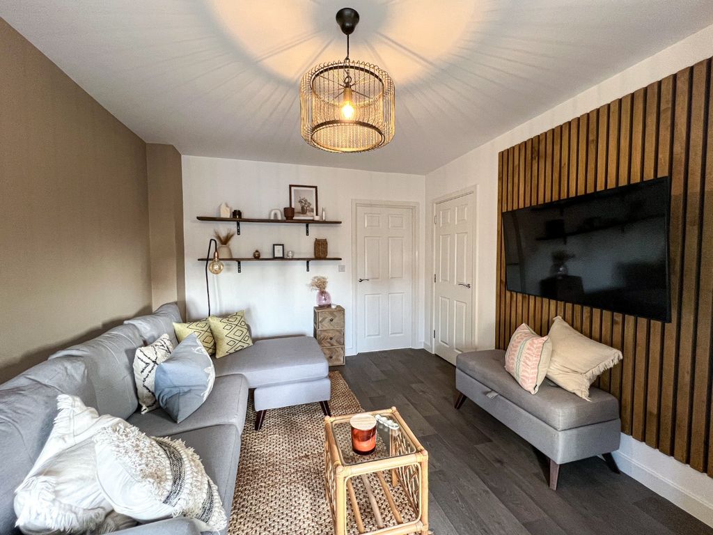 Property photo 2 of 24 3659574