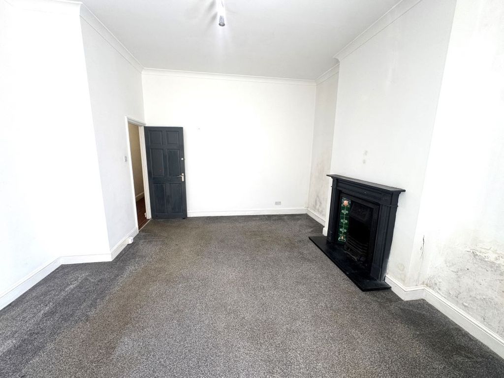 Property photo 3 of 39