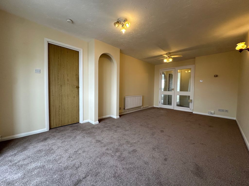 Property photo 2 of 7 Photo 3