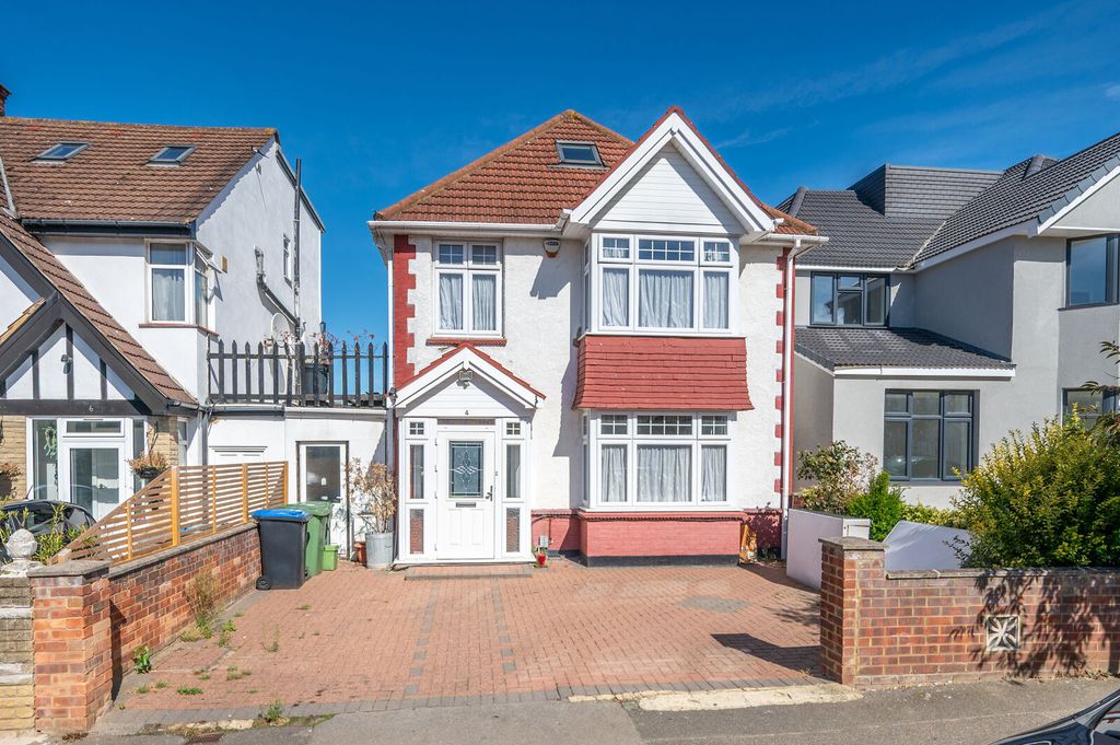Property photo 2 of 17