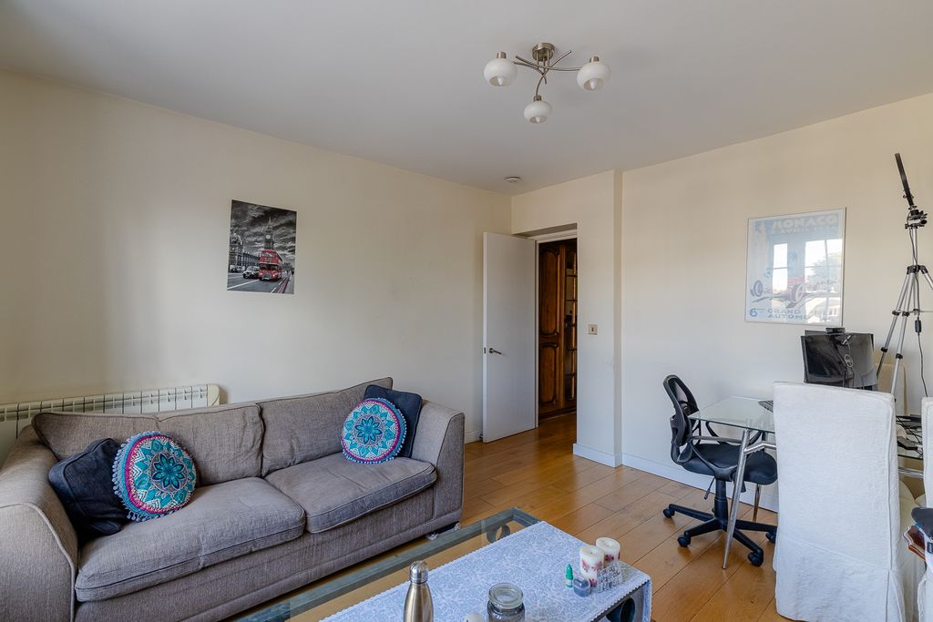 Property photo 2 of 8 Picture 2