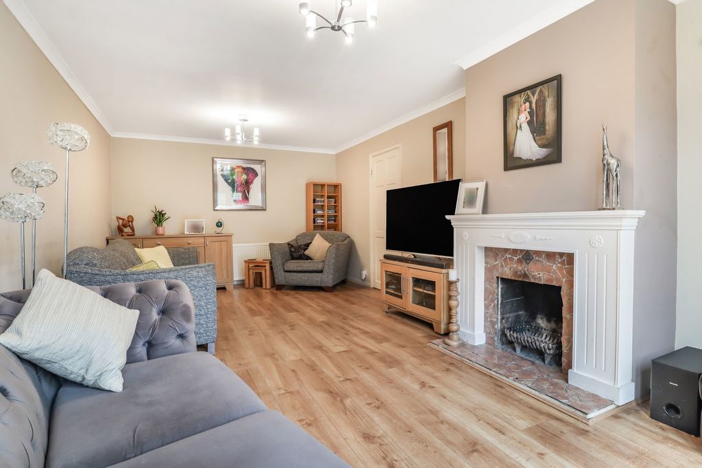 Property photo 3 of 29