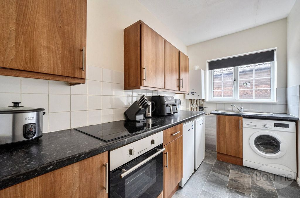 Property photo 2 of 6 Bef93F62-c17B-483...