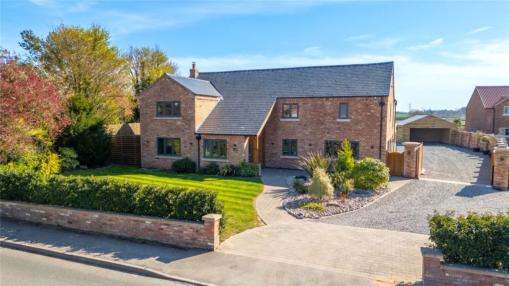 Property photo 2 of 64 Picture No. 03