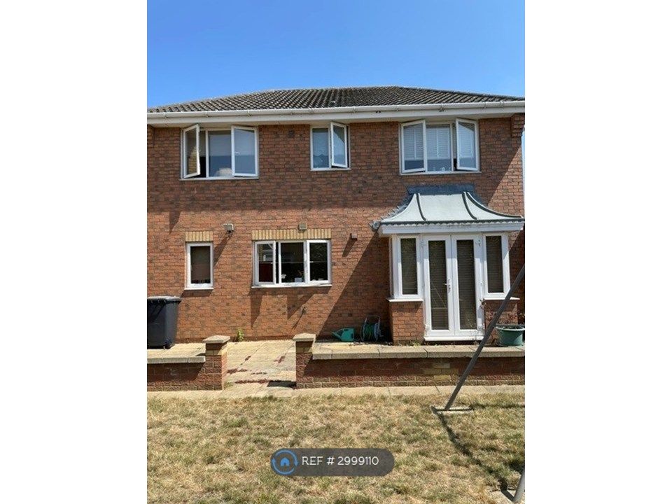 Property photo 2 of 11