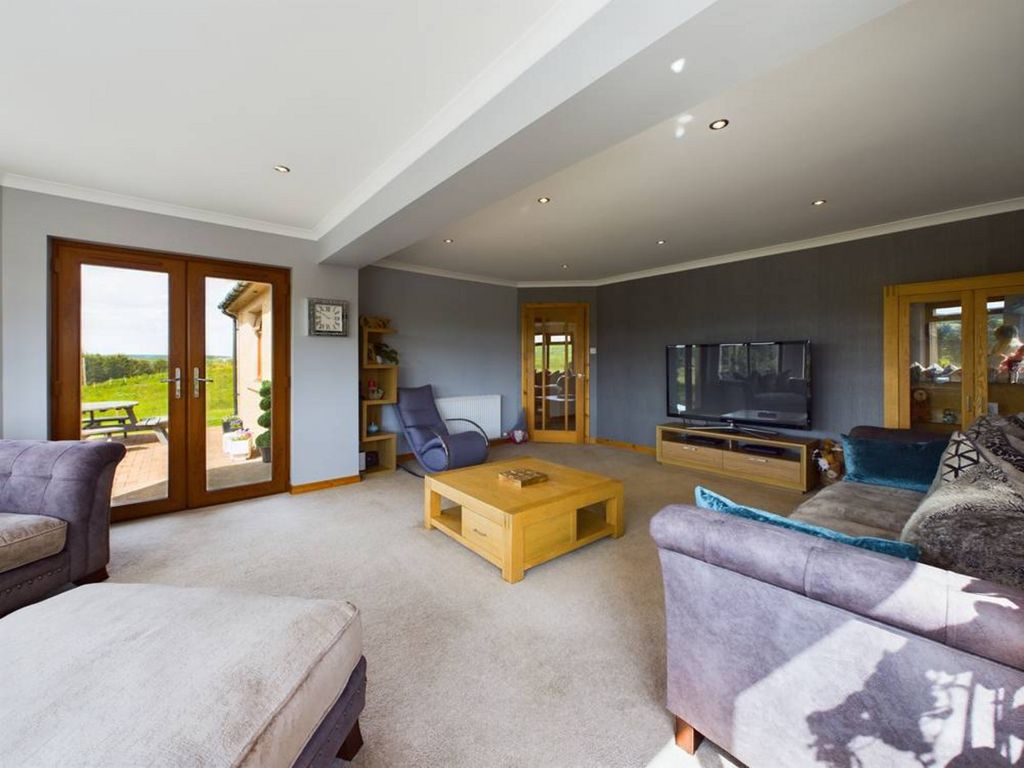 Property photo 3 of 44