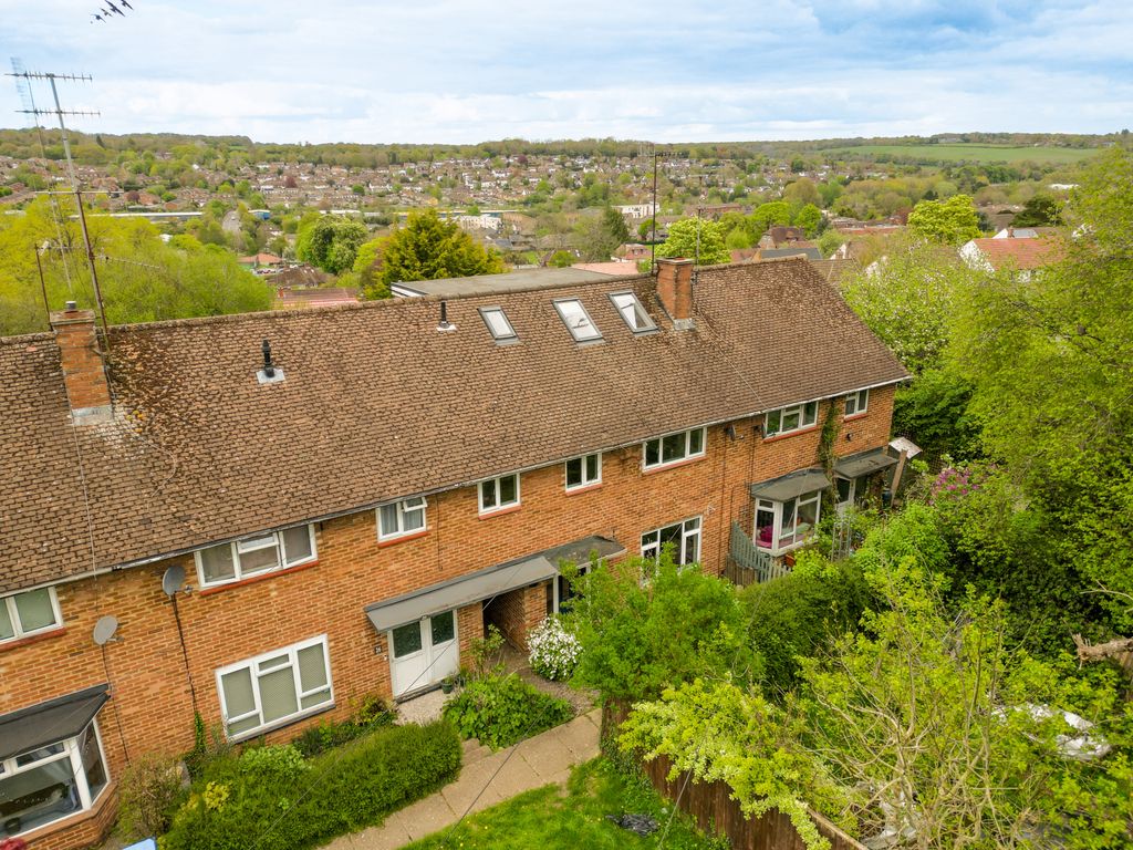 Property photo 1 of 26 Cobb Road, Berkhamsted