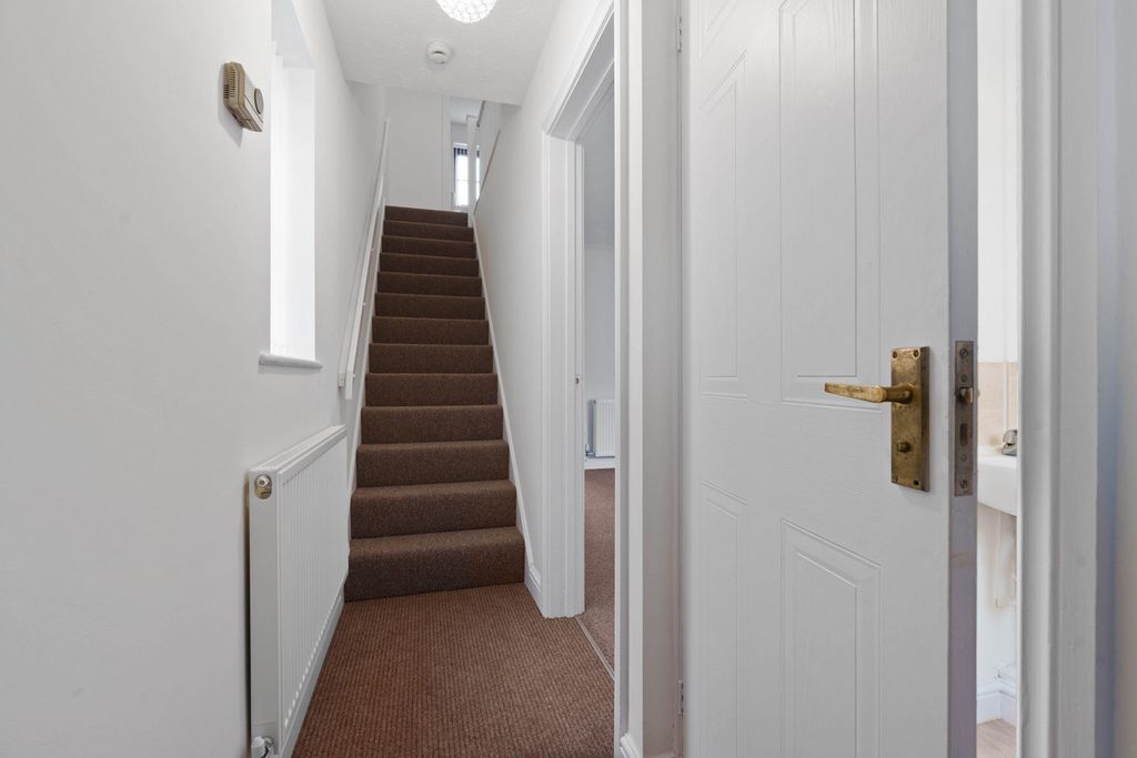 Property photo 2 of 26