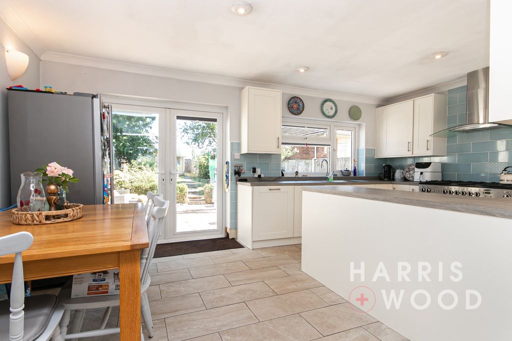 Property photo 2 of 26 4323112