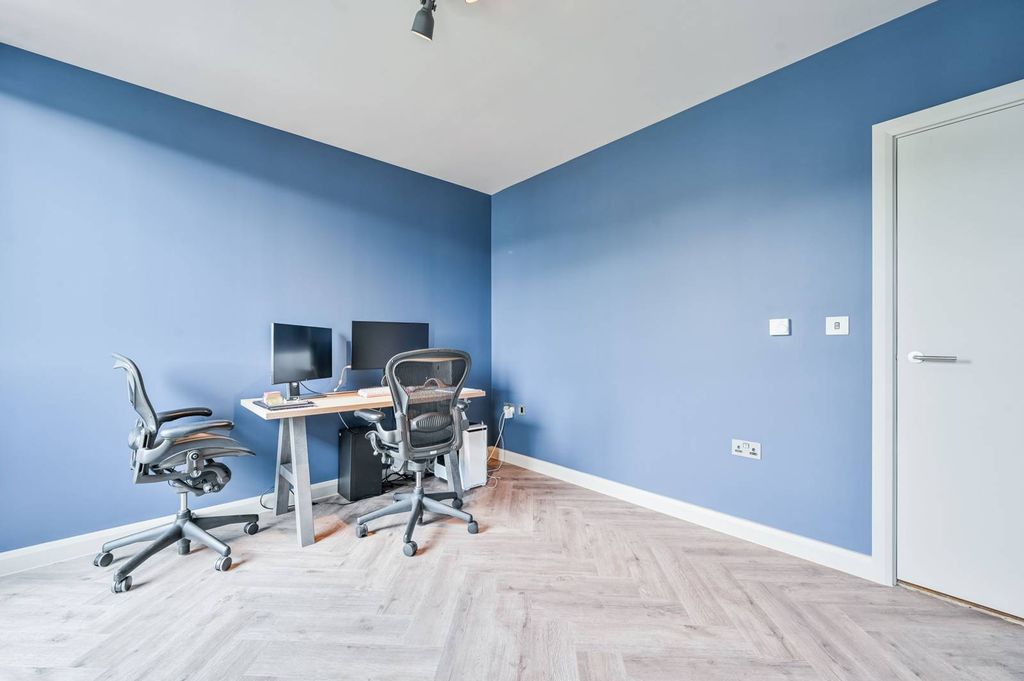 Property photo 3 of 20