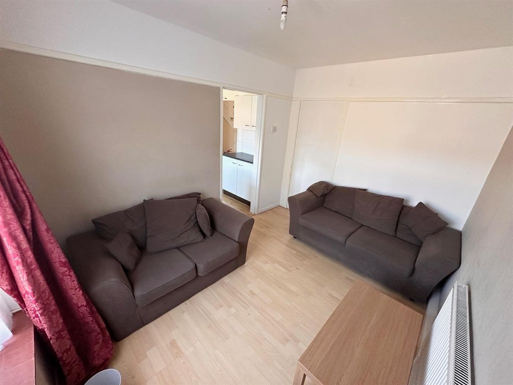 Property photo 2 of 17 Livi 2025.Jpg