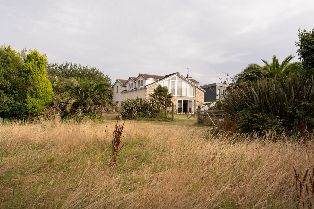 Property photo 1 of 35