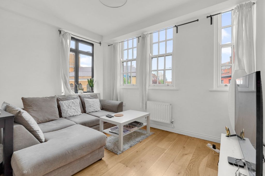 Property photo 1 of 8