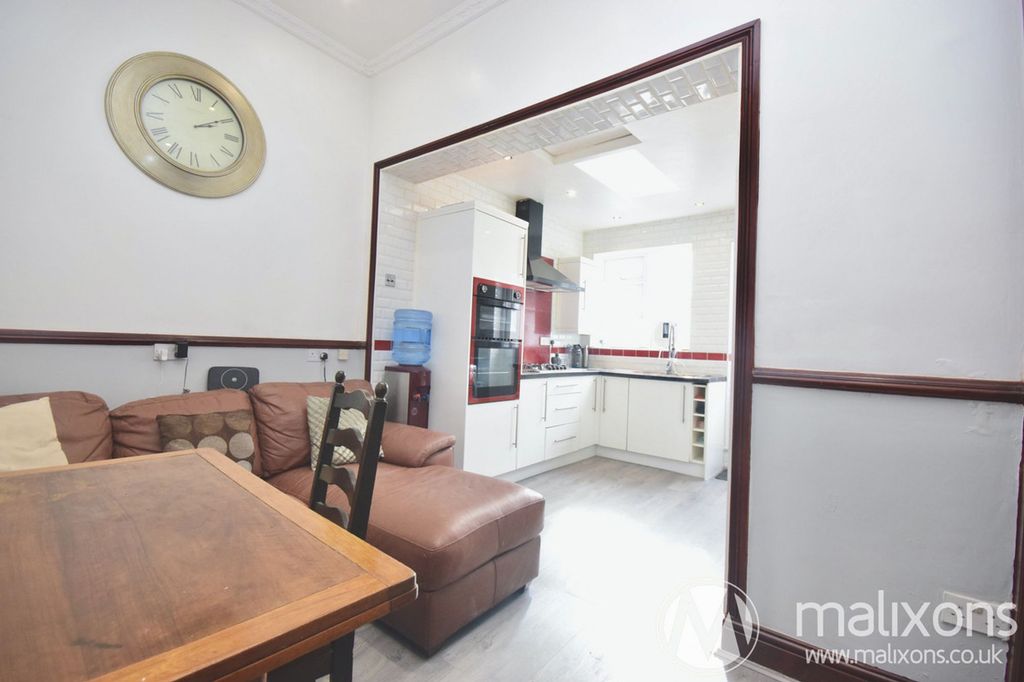Property photo 2 of 13