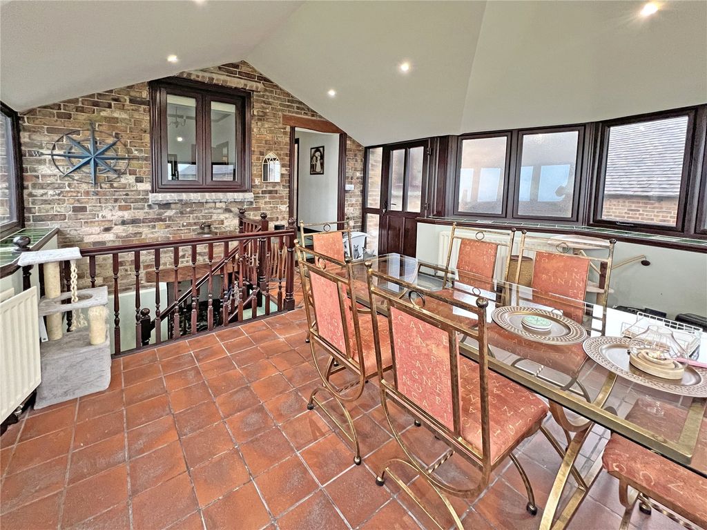 Property photo 2 of 27 Picture No. 04