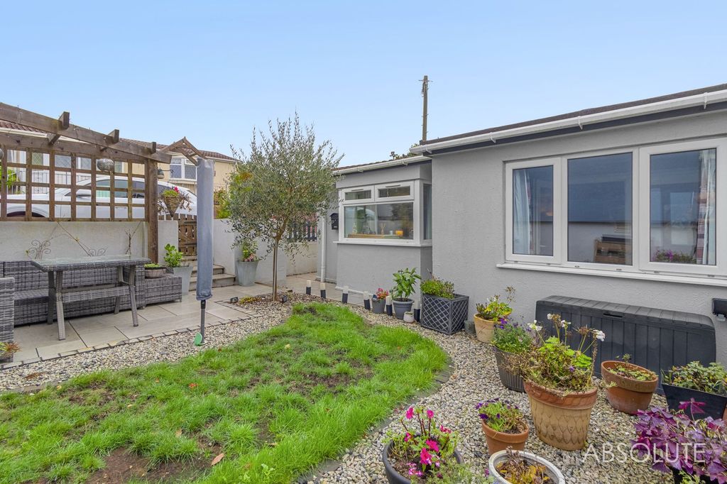 Property photo 1 of 17 Front And Garden