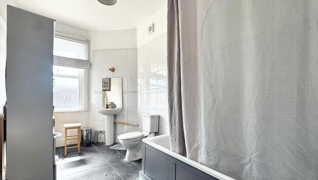Property photo 3 of 9 A Clean And Well-Maintained Bathroom With A Spacio...