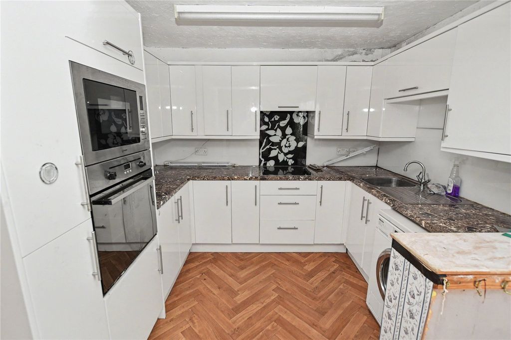 Property photo 2 of 13 Kitchen