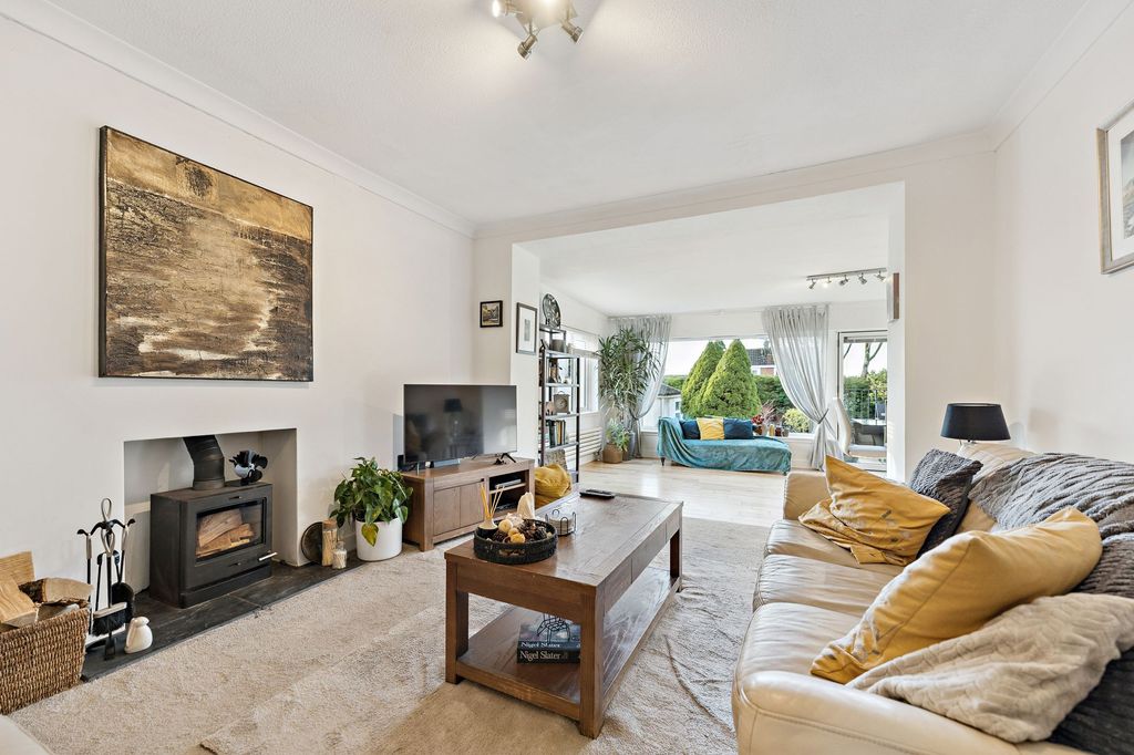 Property photo 3 of 41