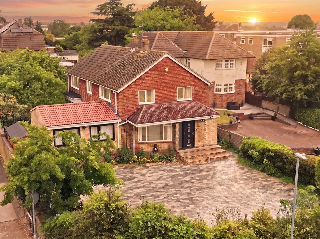 Property photo 1 of 22 Twilight