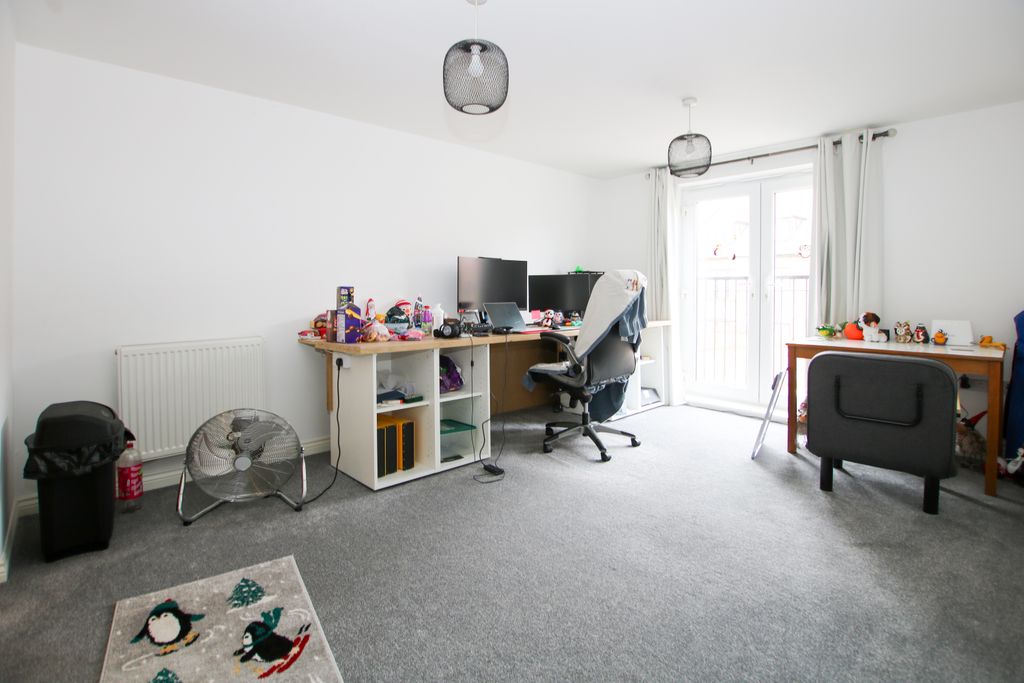 Property photo 2 of 8