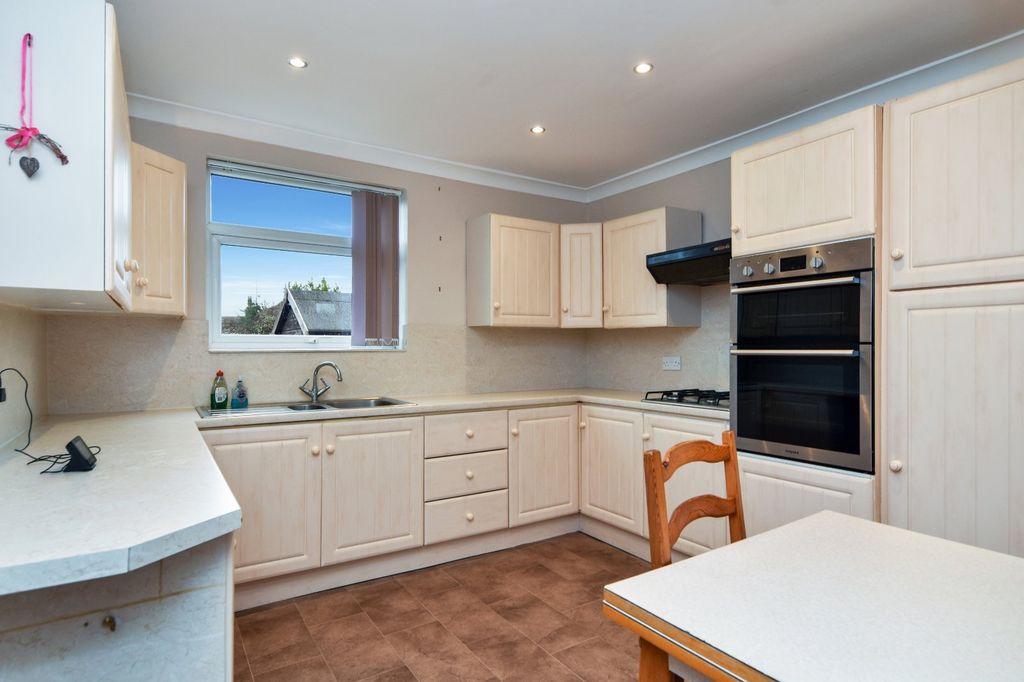 Property photo 2 of 24 Picture No. 22