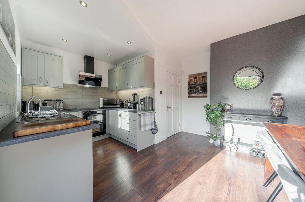 Property photo 2 of 20 1522669-6-1A0F7F2...