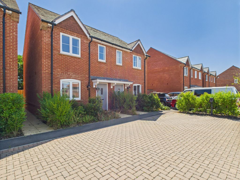 Property photo 1 of 12 2Â Bedroom Semi Detached House For Sale