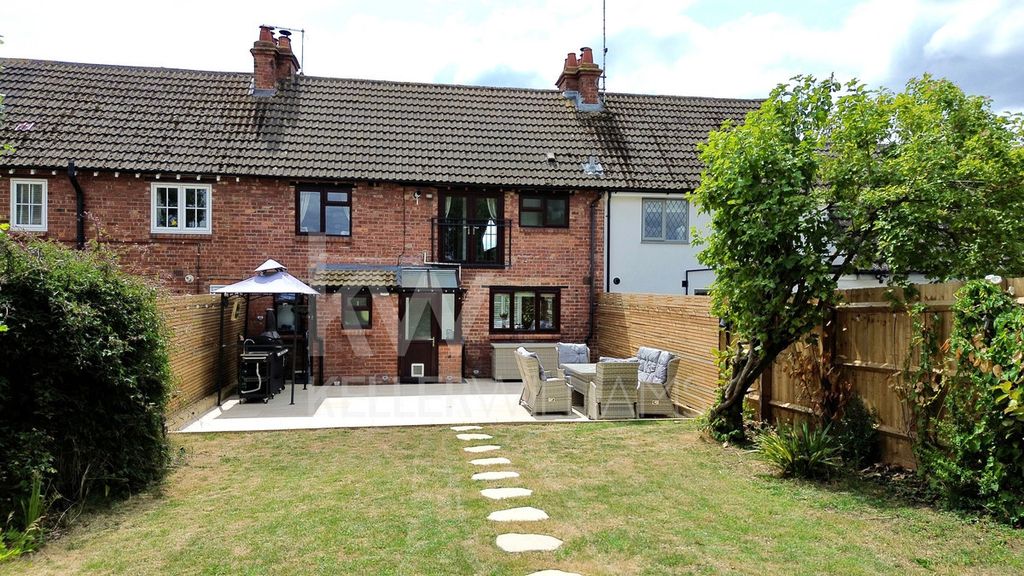 Property photo 2 of 25