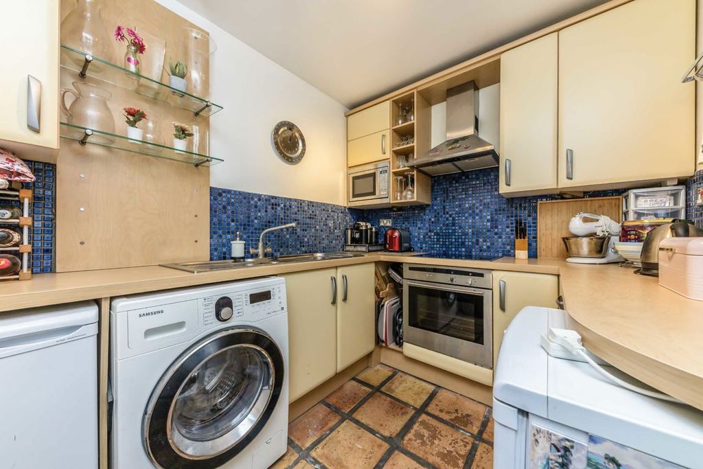 Property photo 3 of 7