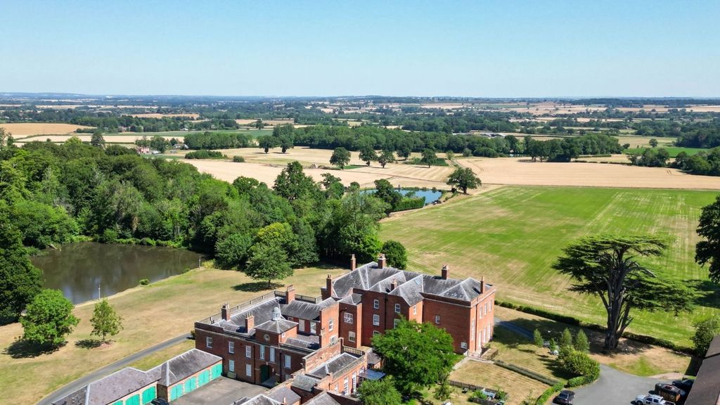 Property photo 2 of 30