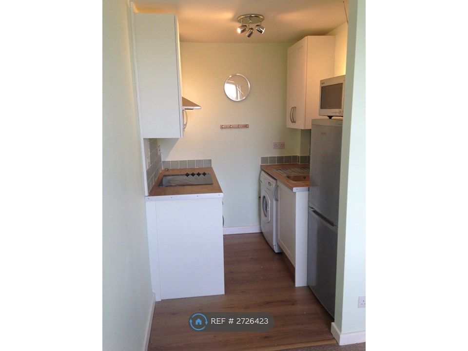 Property photo 3 of 6 Kitchen