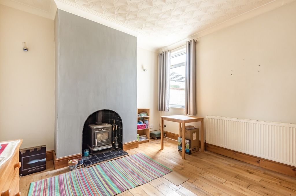 Property photo 2 of 10 1329588-9-6883B547A2B68