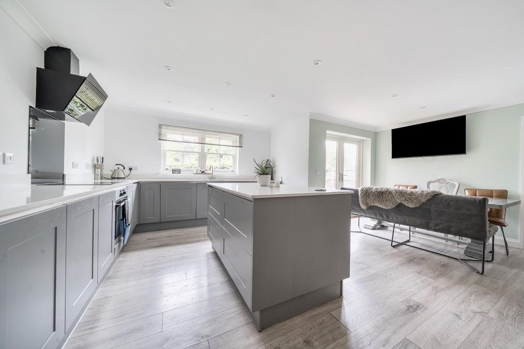 Property photo 3 of 17 2nd View Kitchen Diner.Jpg