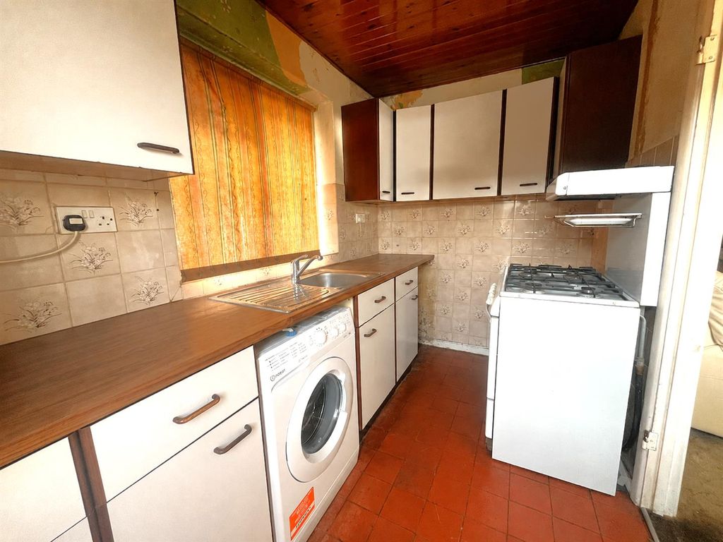 Property photo 3 of 7 Kitchen.Png
