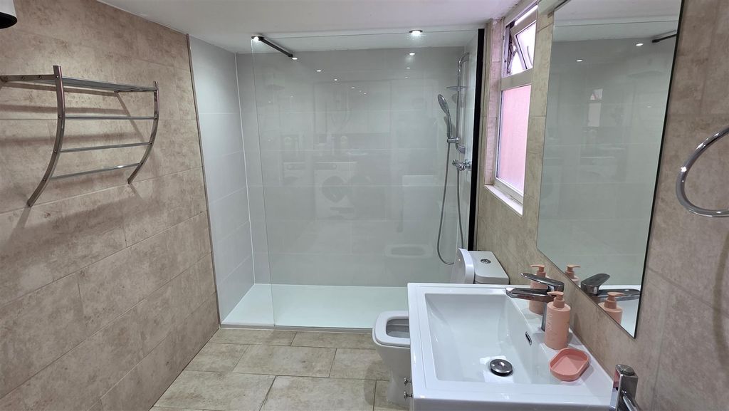 Property photo 3 of 10 20260415_105555.Jpg