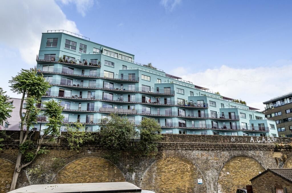 Property photo 1 of 2