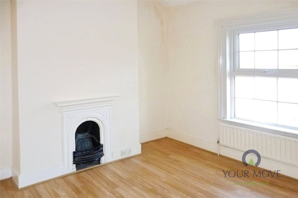 Property photo 3 of 9 Bedroom 2