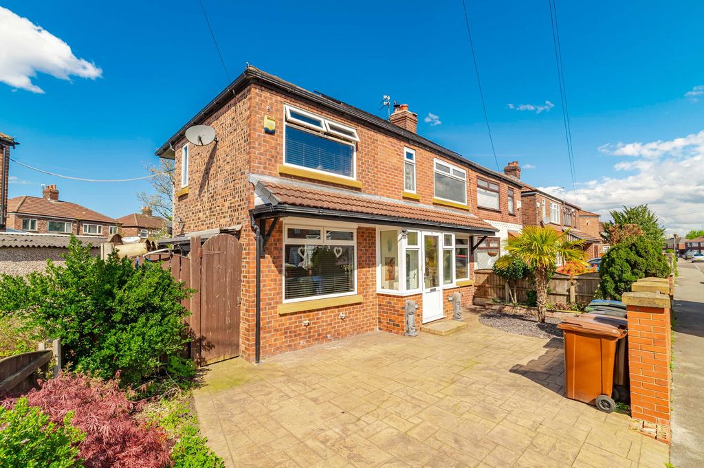 Property photo 1 of 43